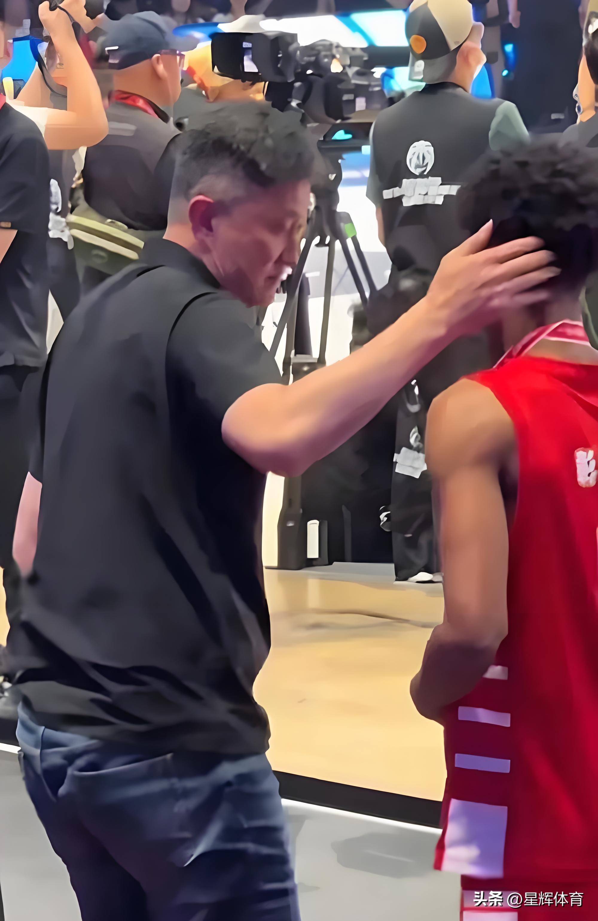 开云体育 登录-窗口期突围战来临；俄克拉荷马雷霆围绕CBA常规赛复出首秀；信心回归；年轻球员得到机会(CBA梅奥最新消息)