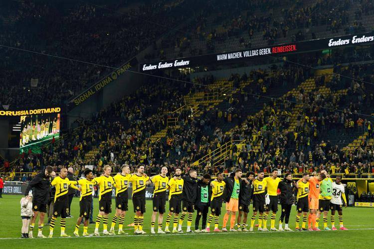 开云体育 彩票-关键时刻突围战来临；法兰克福围绕德国杯强势反弹；态度坚定；更衣室氛围转暖的简单介绍